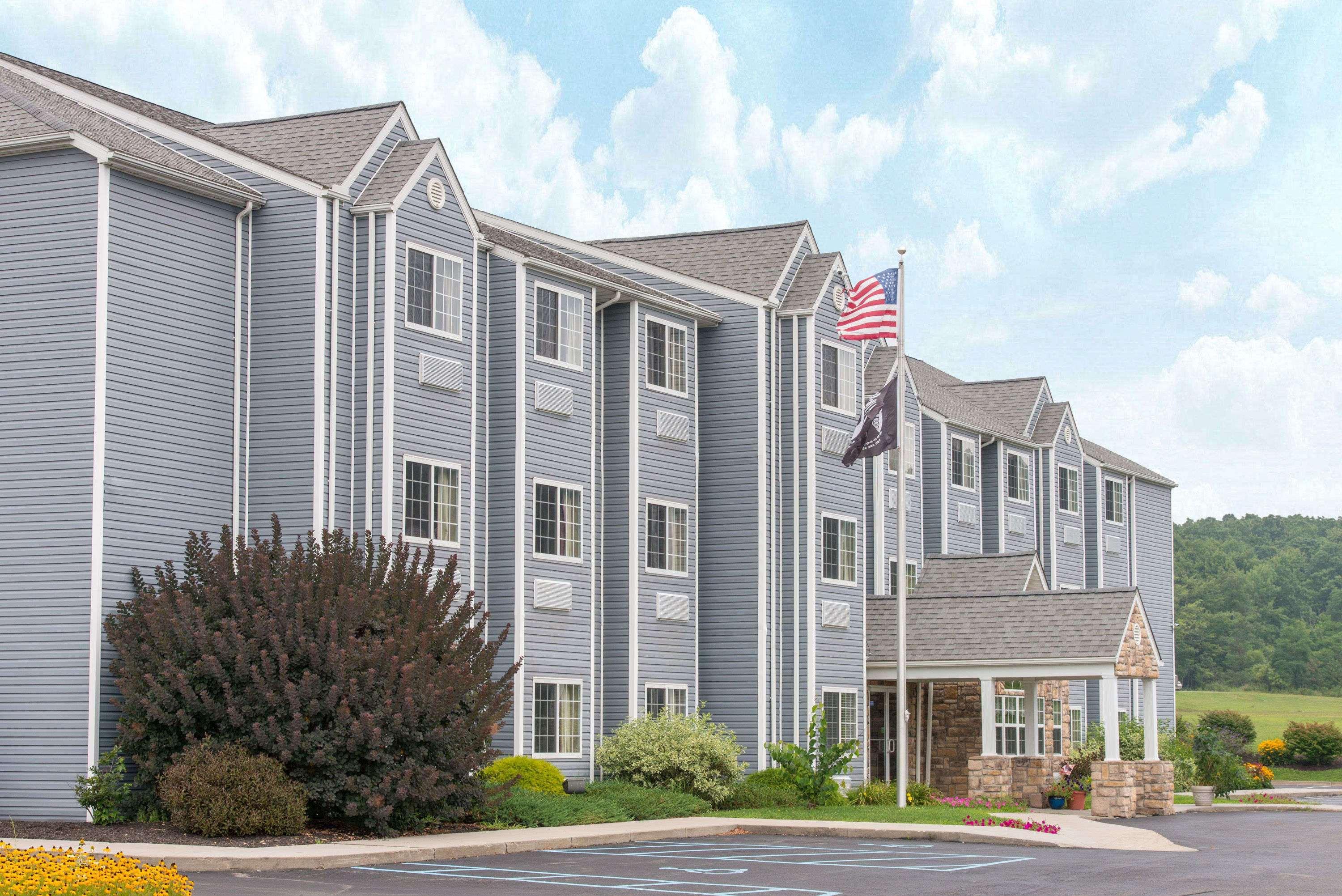 Microtel Inn & Suites by Wyndham Hazelton/Bruceton Mills Exterior foto