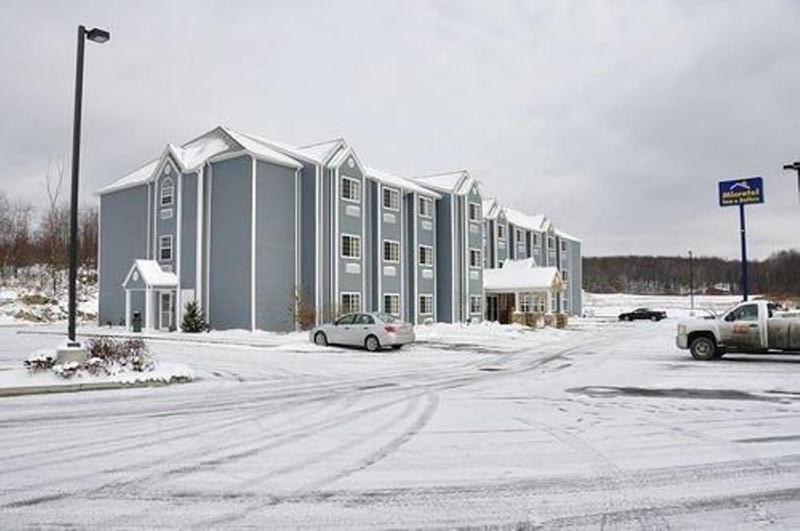 Microtel Inn & Suites by Wyndham Hazelton/Bruceton Mills Exterior foto
