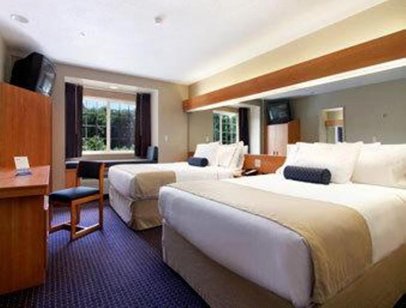 Microtel Inn & Suites by Wyndham Hazelton/Bruceton Mills Zimmer foto